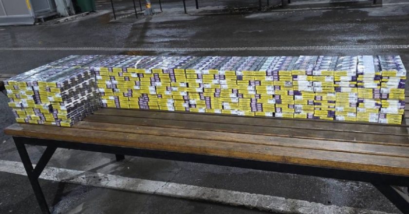 VOZAČA PITALI IMA LI ŠTA DA PRIJAVI: Policija ostala šokirana otkrićem u šupljinama automobila (FOTO)