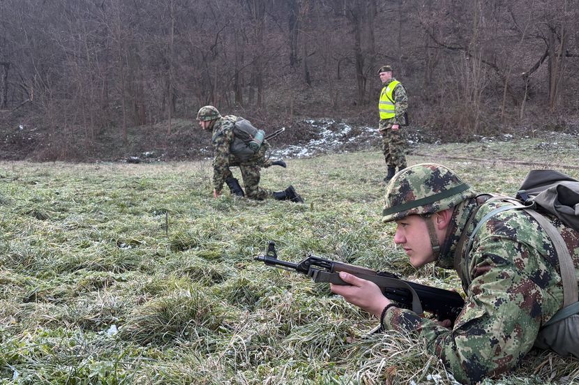 Vučić najavio: Evo kada se vraća obavezni vojni rok