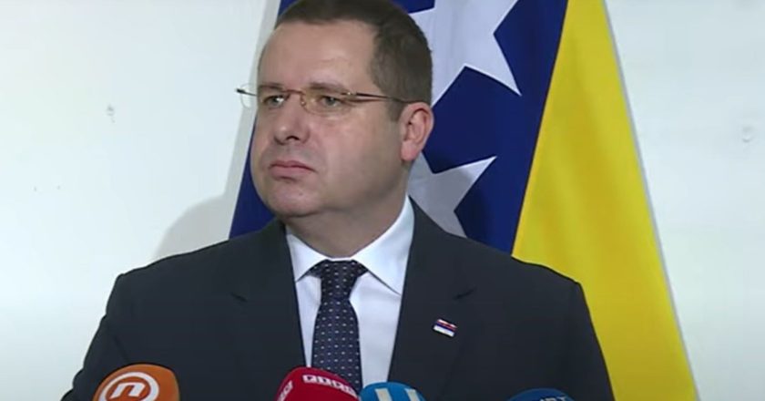 Kovačević uporedio Hitlera i Aliju Izetbegovića: „Nijedan nije presuđen, ali to ne znači da nisu ratni zločinci“