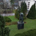 Odrubljena glava sa spomenika Titu: “Sramno djelo”