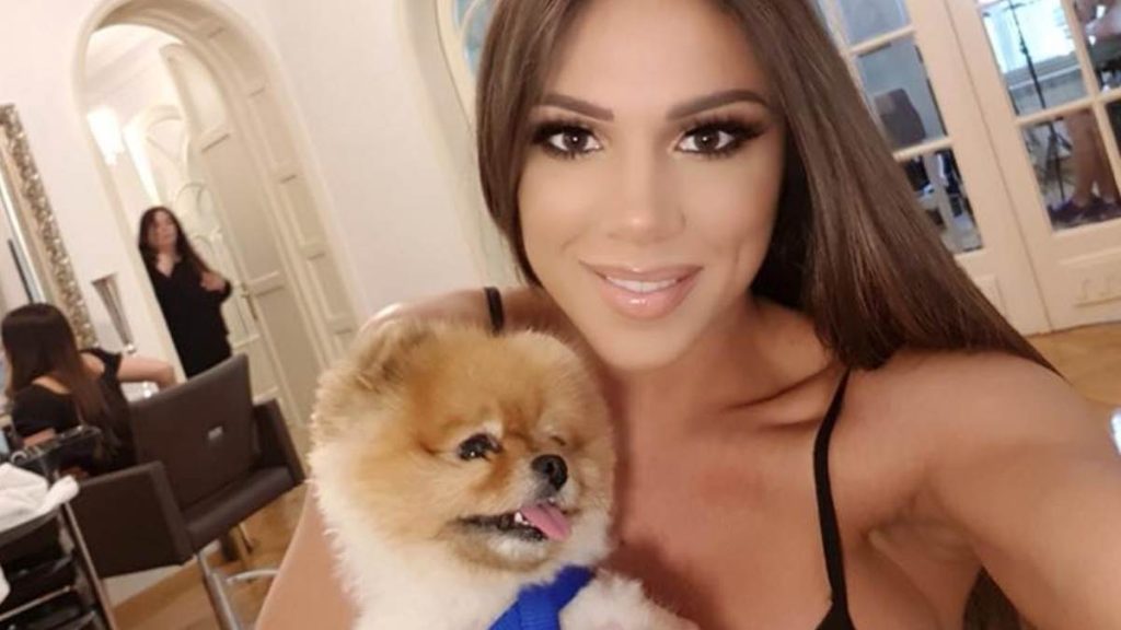 Oglasio se monah zbog videa Sandre Afrike: “Oprosti joj, Gospode… Ovo je bogohuljenje i traži kajanje”