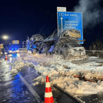 Vozaču iz BiH izgorio šleper s novim Mercedesima na njemačkom autoputu