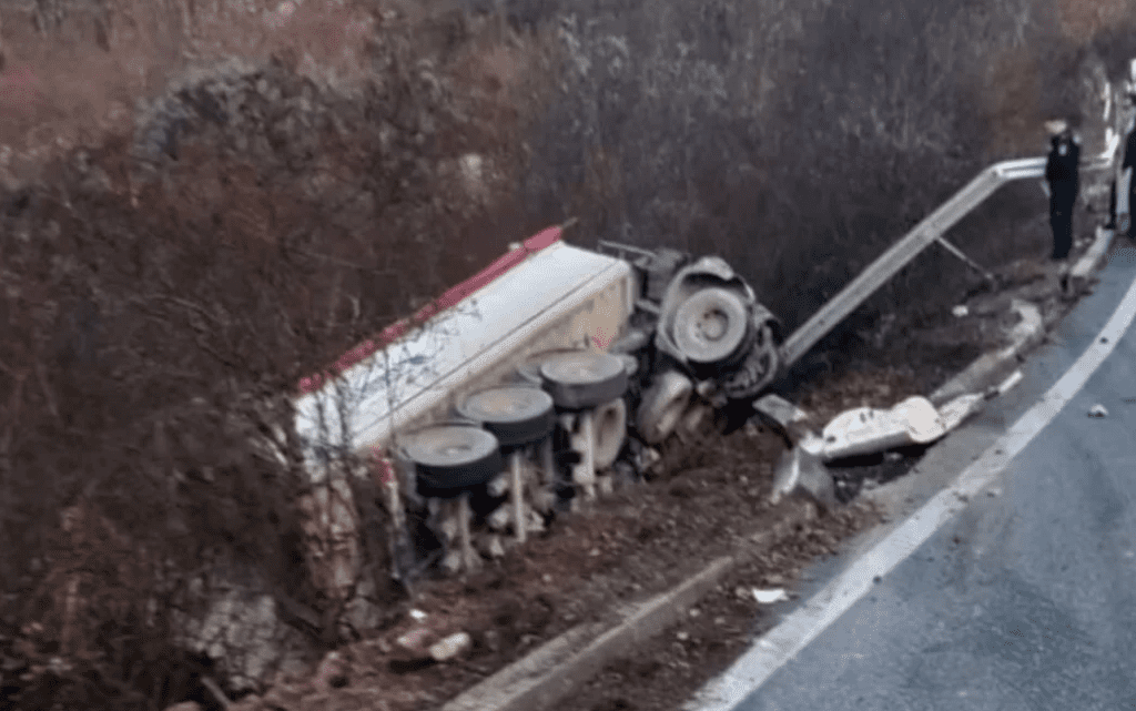 STRAVIČNA NESREĆA U HERCEGOVINI: Kamion sletio s puta kod Širokog Brijega, poginuo vozač (48)