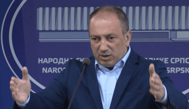 CRNADAK PORUČUJE: Nervozne reakcije SNSD-a govore više od riječi