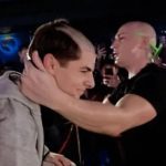 Desingerica ponovo otišao korak dalje: Na nastupu ošišao mladića, publika sve snimala