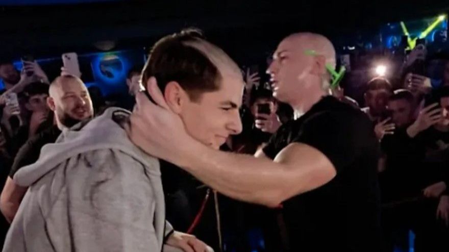 Desingerica ponovo otišao korak dalje: Na nastupu ošišao mladića, publika sve snimala