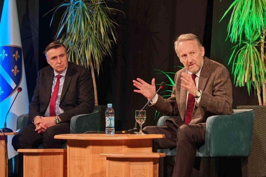 IZETBEGOVIĆ O PRITISCIMA STRANACA: „Tražili su da popustim kao što je morao i moj otac Alija“