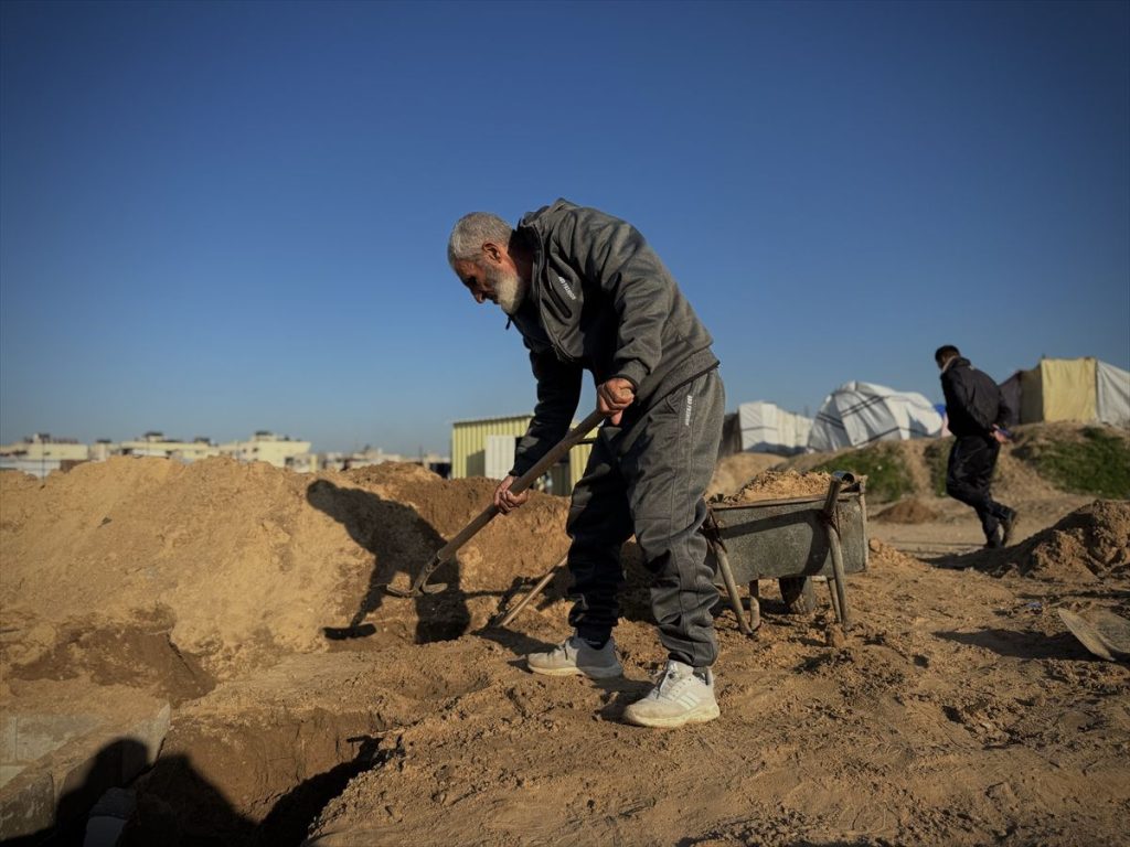 Grobar u Gazi sahranio skoro 18.000 ljudi