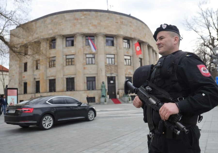 URNEBESAN ZAHTJEV BANJALUČKOG ADVOKATA: Traži predsjednički Mercedes za slavu kod kuma i salu Palate RS za kartanje