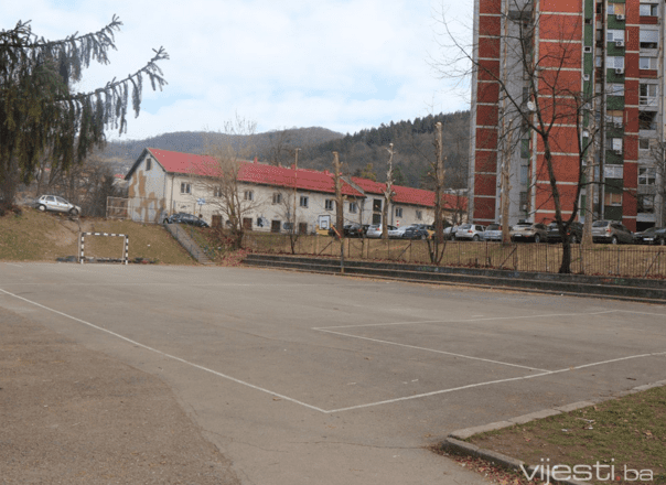 DOJAVE O BOMBAMA U ŠKOLAMA U TK: Nastava obustavljena, policijske provjere u toku