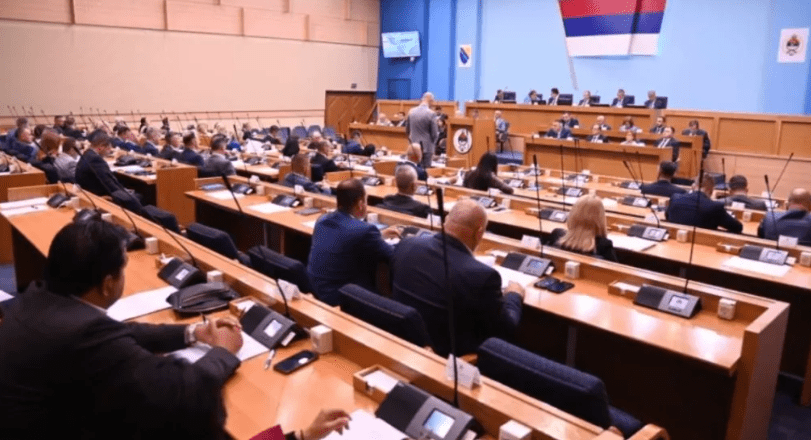 BURNO U BANJALUCI: NSRS po hitnom postupku odlučuje o izboru nove Vlade