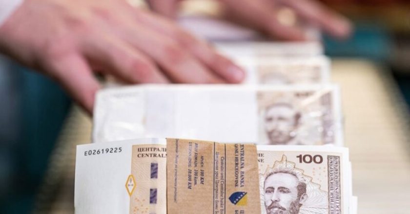 STIŽE VEĆA PLATA: Rast od 16 posto – sada je jasno kome i ko stoji iza povećanja