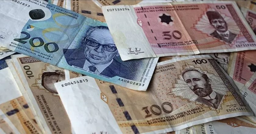 Pomoć radnicima u FBiH: Počela isplata u iznosima do 300 KM