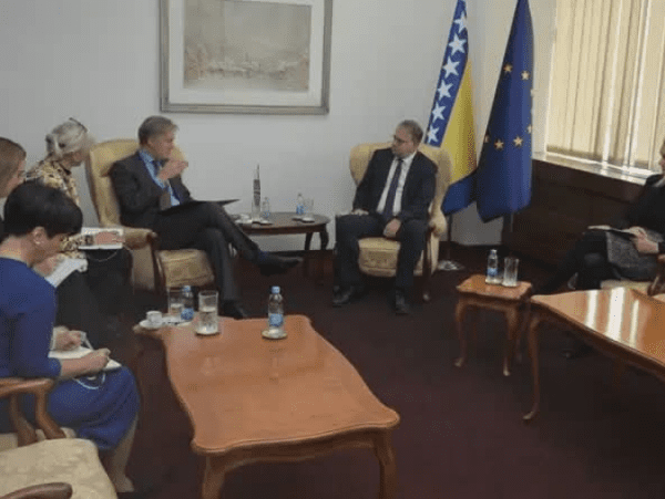 ŠANSA GENERACIJE ZA BiH: Britanci nude milijarde, vlast se ponaša kao da se ništa ne dešava