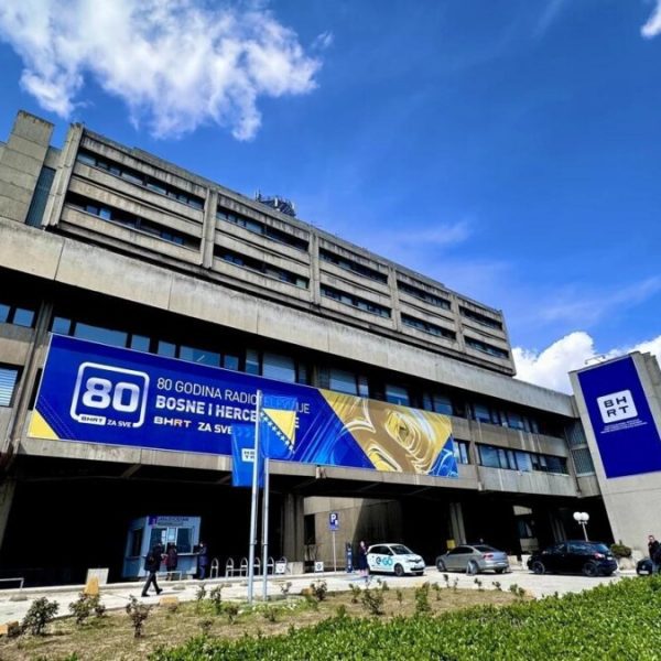 Svi građani Federacije mogli bi plaćati TV pretplatu zbog dugova BHRT-a