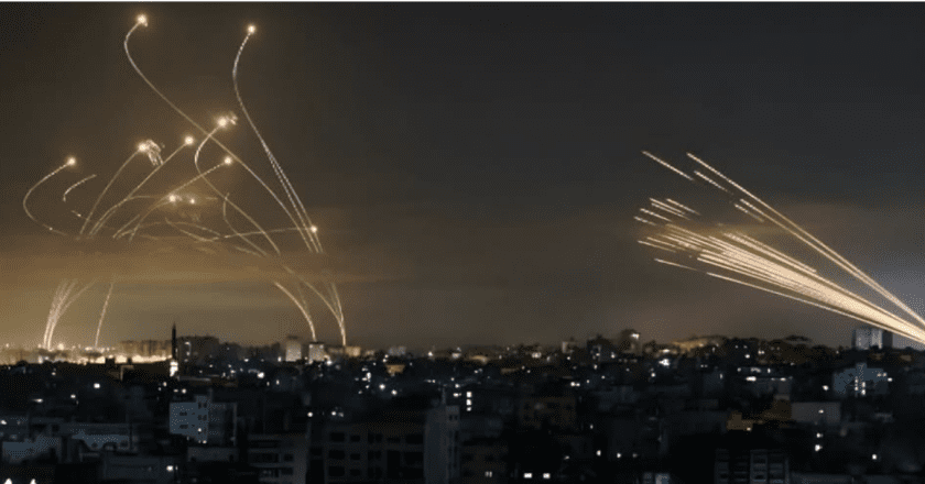 GORI Izrael! NEVIĐENI iranski dronovi Arash 2 iznad izraelskog neba! Iran oštro: Neće biti ni vode!