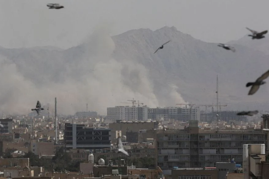 ANALITIČAR OTKRIO TRI SCENARIJA: Evo kako bi mogao završiti sukob u Iranu