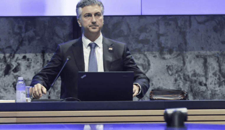 PLENKOVIĆ OBAVIJESTIO NATO: Poslao upozorenje zbog novog naoružanja Srbije