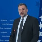 OŠTRA PORUKA KONAKOVIĆA: “I Schmidt me sve više nervira” – upozorio da Putin pobjeđuje EU usred Evrope