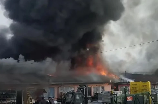 Veliki požar u Bugojnu: Gori firma, dim se vidi izdaleka