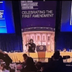 Snimak muškarca koji mirno jede usred pucnjave postao viralni hit