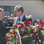 Vučić na sahrani majke Milorada Dodika: Poruka s vijenca privukla pažnju