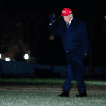 OGLASIO SE BIVŠI ŠEF CIA-e: Trump vodi SAD u opasnu zamku – sukob s Iranom prijeti eskalacijom