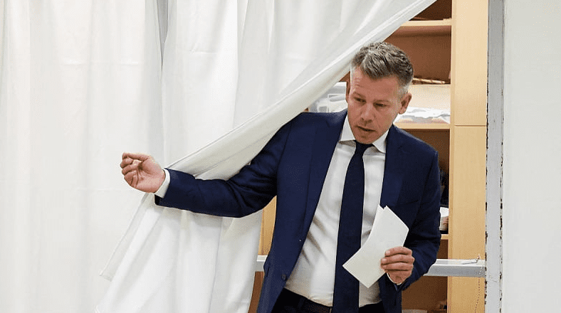 Ko je Peter Magyar: Kao dječak držao Orbanovu sliku — danas ga gura u politički zaborav…