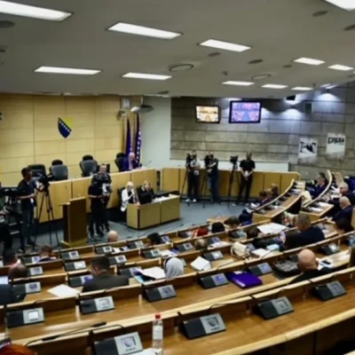 BURNO U SARAJEVU: Sjednica Predstavničkog doma Parlamenta Federacije Bosne i Hercegovine