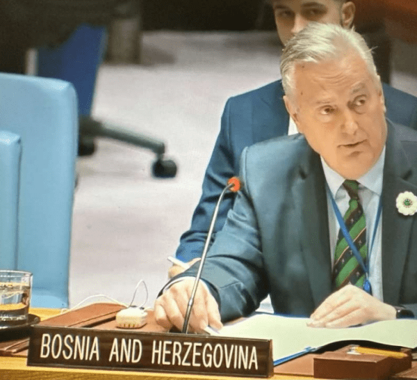 LAGUMDŽIJA IZAZVAO REAKCIJE: Otkrio ko bi mogao naslijediti Schmidta