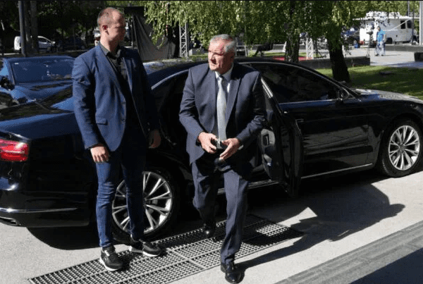 SKANDAL TRESE RS: Da li su službena vozila korištena za prevoz kokaina, spominje se i Višković?