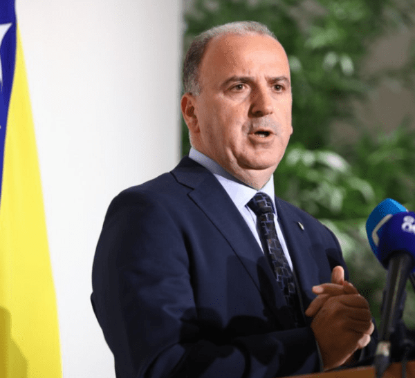 Đonlagićeve riječi izazvale buru: Javnost podijeljena nakon njegove izjave