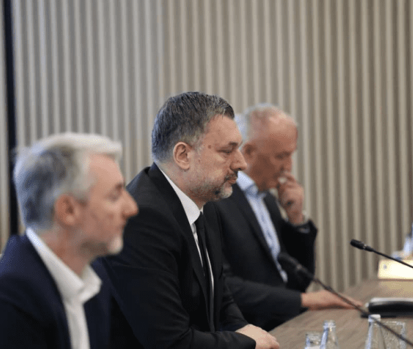 KONAKOVIĆ OTVORIO NOVI FRONT: Prozvao Amidžića i Tegeltiju