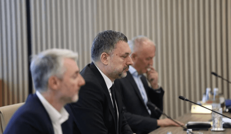 KONAKOVIĆ OTVORIO NOVI FRONT: Prozvao Amidžića i Tegeltiju