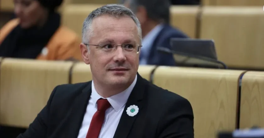 POTRESNO U PARLAMENTU: Kajan otkrio zašto su njegova djeca morala napustiti Mostar