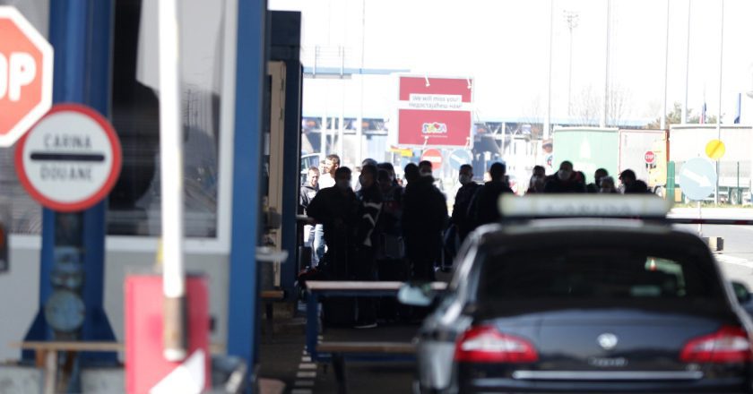VELIKI UDAR NA KORUPCIJU: Na granici uhapšena 23 policajca i četiri graničnika!