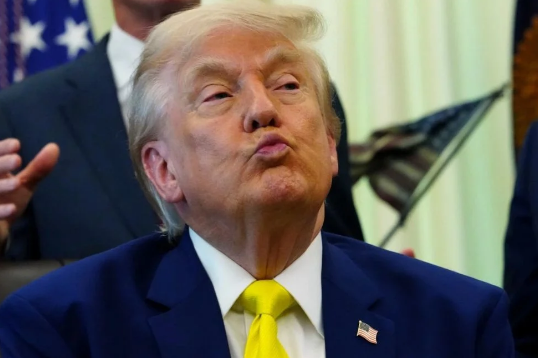 DRAMATIČNA TVRDNJA TRUMPA: “Izvlačili smo milione barela, a Iran nije imao pojma”