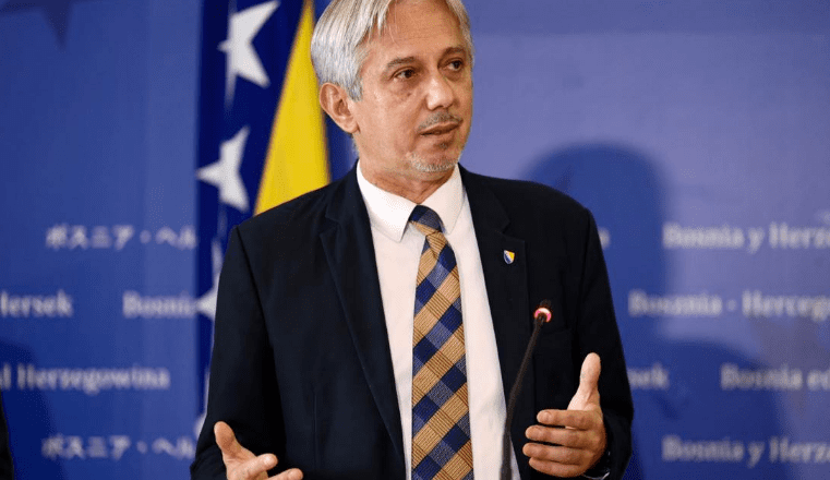 SLAVEN KOVAČEVIĆ DOBIO NEZGODNO PITANJE: Za koga će navijati na Mundijalu – BiH ili Hrvatsku?