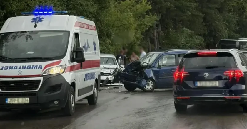 Teška nesreća kod Banjaluke: Jedna osoba poginula, dvije povrijeđene, saobraćaj potpuno obustavljen