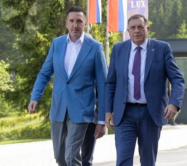 Elek odbija podnijeti ostavku: Otkrivena pozadina borbe za fotelju!