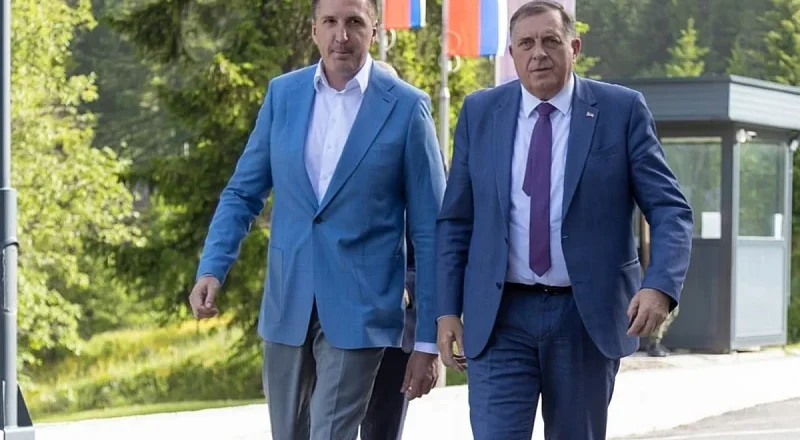 Elek odbija podnijeti ostavku: Otkrivena pozadina borbe za fotelju!