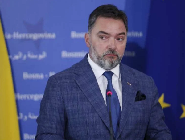 “Ne možeš vrijeđati Dodika, a sjediti sa mnom na sastancima”: Oštra poruka izazvala buru