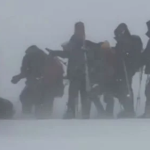 Jezivi prizori s Elbrusa: Spasioci kroz mećavu pokušavaju izvući tijela stradalih bh. planinara