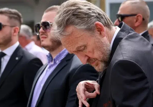 IZETBEGOVIĆ OBEĆAO 50.000 NOVIH RADNIH MJESTA: “Nikada nismo imali ovako korumpiranu vlast”