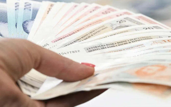 Penzioneri čekali 17 % povećanja, a sada preokret: Bit će manje, šta će biti od jednokratne pomoći?!