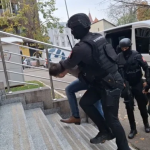 VELIKA POLICIJSKA AKCIJA: Uhapšene tri osobe, otkriven arsenal oružja i municije
