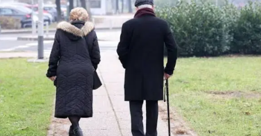 LIJEPE VIJESTI ZA PENZIONERE: Septembarske penzije mogle bi stići ranije nego inače!