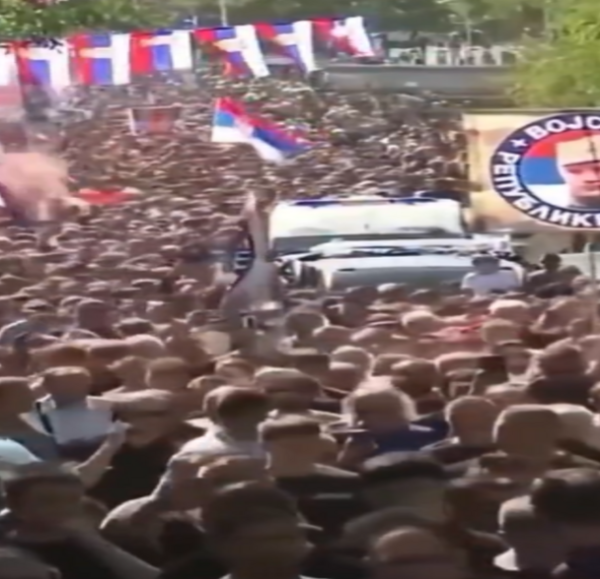 Ludilo na sahrani Ratka Mladića: Poruka upućena Bošnjacima šokirala javnost