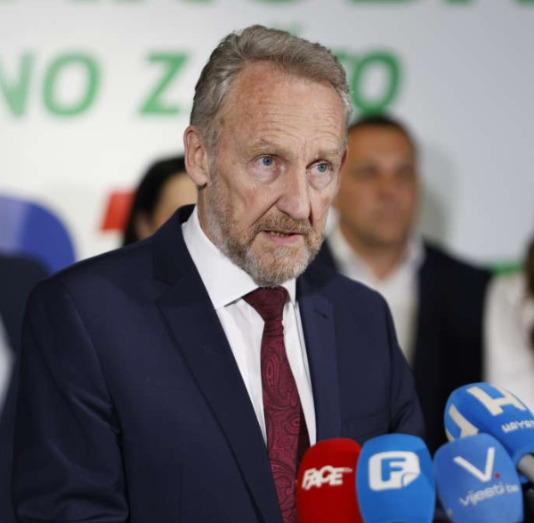 IZETBEGOVIĆ S VLAŠIĆA POSLAO PORUKU POLITIČKIM RIVALIMA: Evo šta im je poručio!