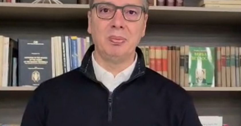 Vučić u videoporuci na TikToku: Neću odustati od borbe protiv blokadera